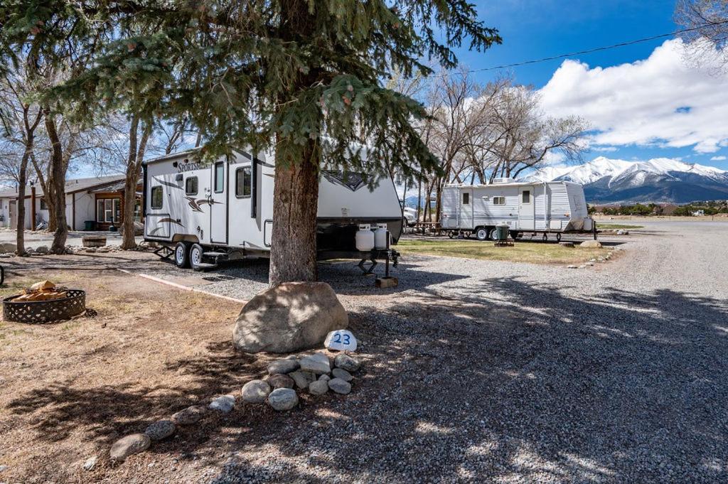 Hotel Snowy Peaks Rv Park Buena Vista Habitación foto
